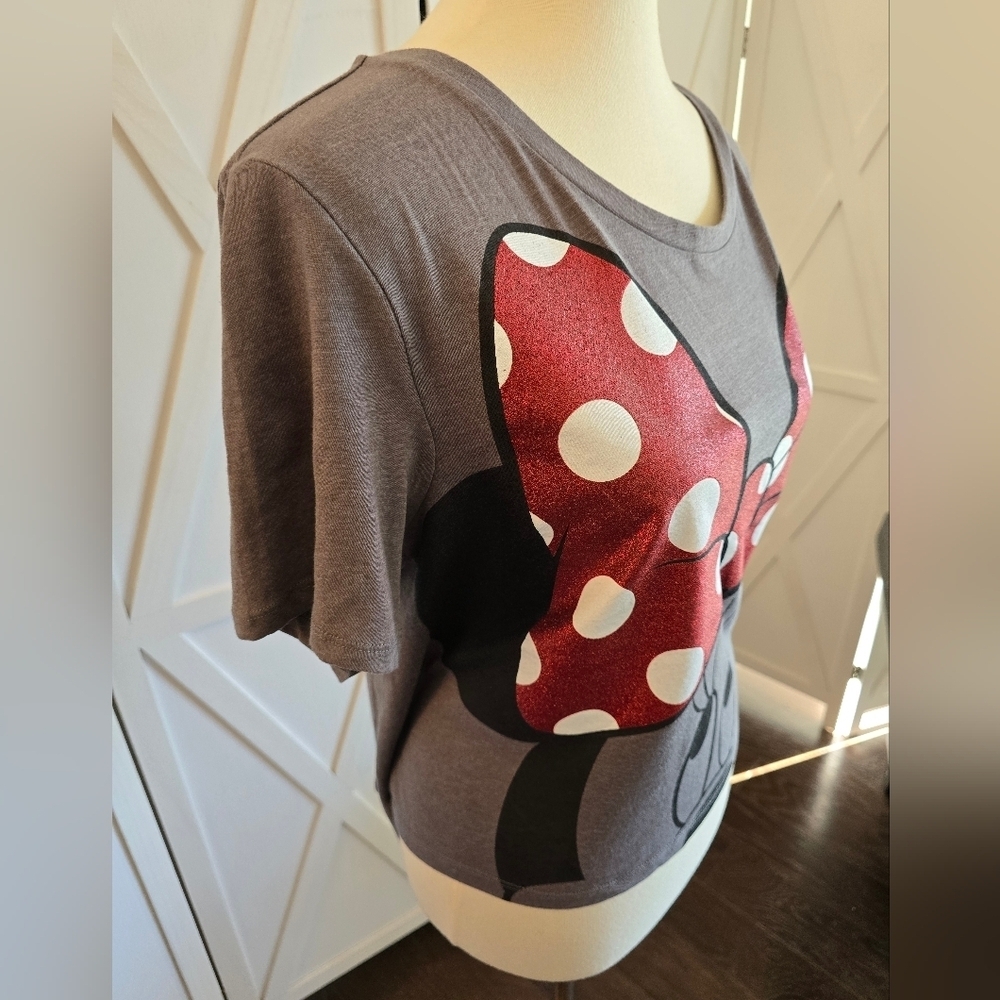 DISNEY - Minnie Mouse with Red Polka Dot Bow Short-Sleeve Graphic Tee - Picture 2 of 5